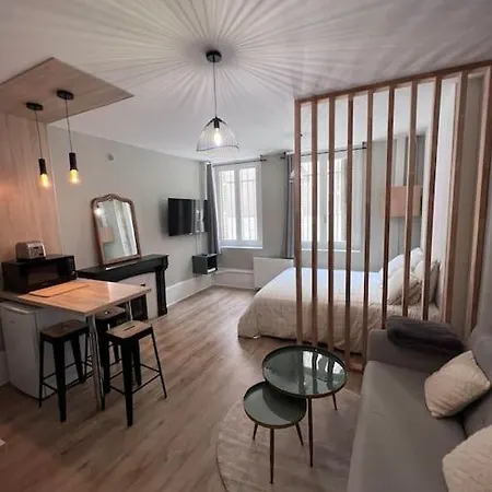 Le Petit Hernoux Centre Historique Apartamento *